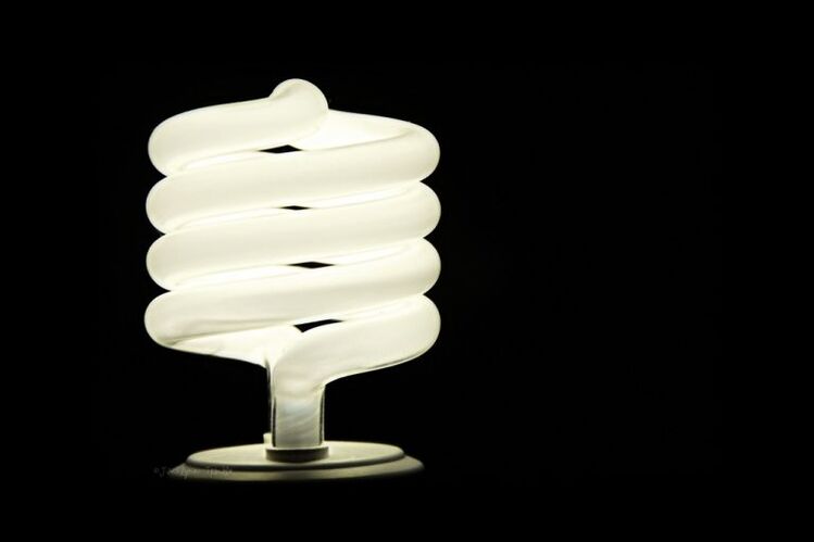 energooszczędna lampa do oszczędzania energii elektrycznej