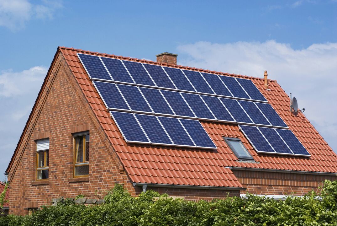 panele słoneczne do oszczędzania energii w domu